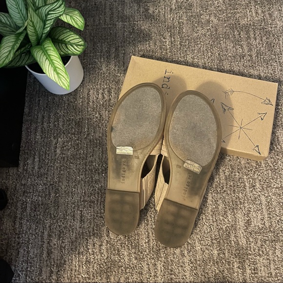 Chic Boho Flat Sandals - Picture 4 of 5